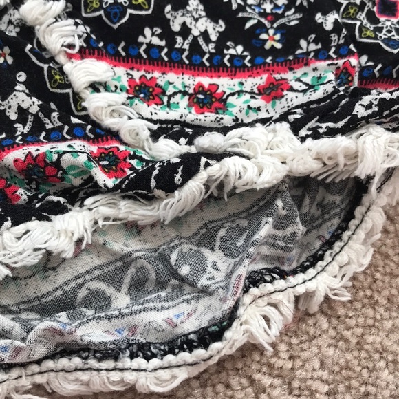 Patterned Shorts - Picture 3 of 4